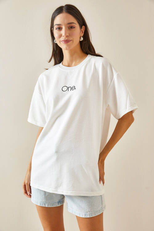 Beyaz Bisiklet Yaka Yazılı Oversize Tshirt 5YXK1-48703-01 - 3