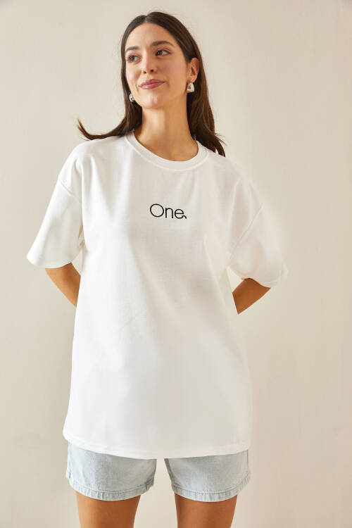 Beyaz Bisiklet Yaka Yazılı Oversize Tshirt 5YXK1-48703-01 - 4