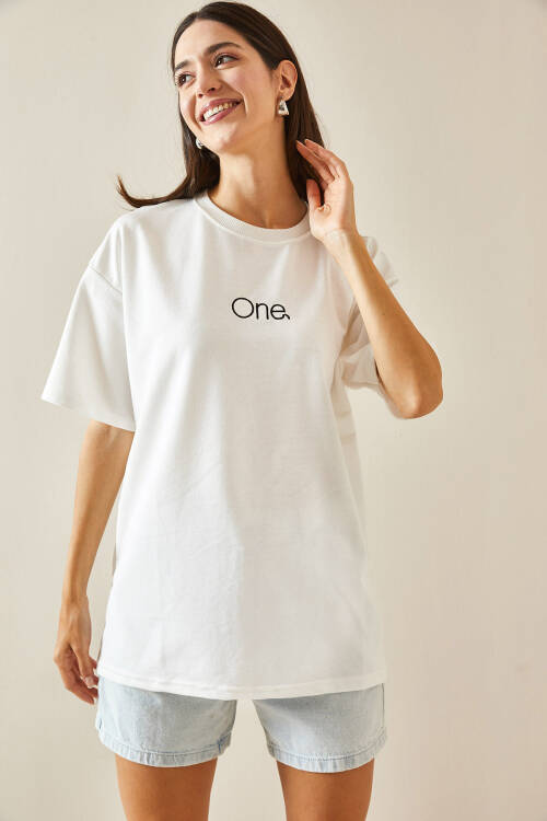 Beyaz Bisiklet Yaka Yazılı Oversize Tshirt 5YXK1-48703-01 - 5