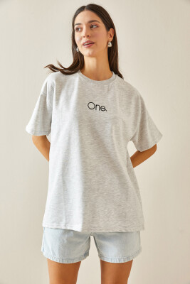 Gri Bisiklet Yaka Yazılı Oversize Tshirt 5YXK1-48703-03 - 3