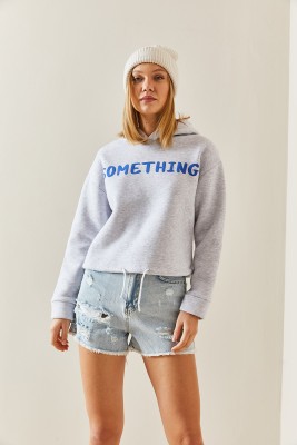 Gri Kapüşonlü & Yazılı Crop Sweatshirt 4KXK8-47744-03 - 5