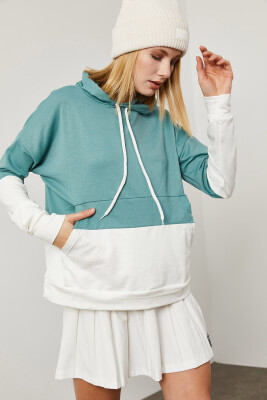 Mint Beyaz Mint & Beyaz Parçalı Sweatshirt 1KXK8-44526-58 - XHAN