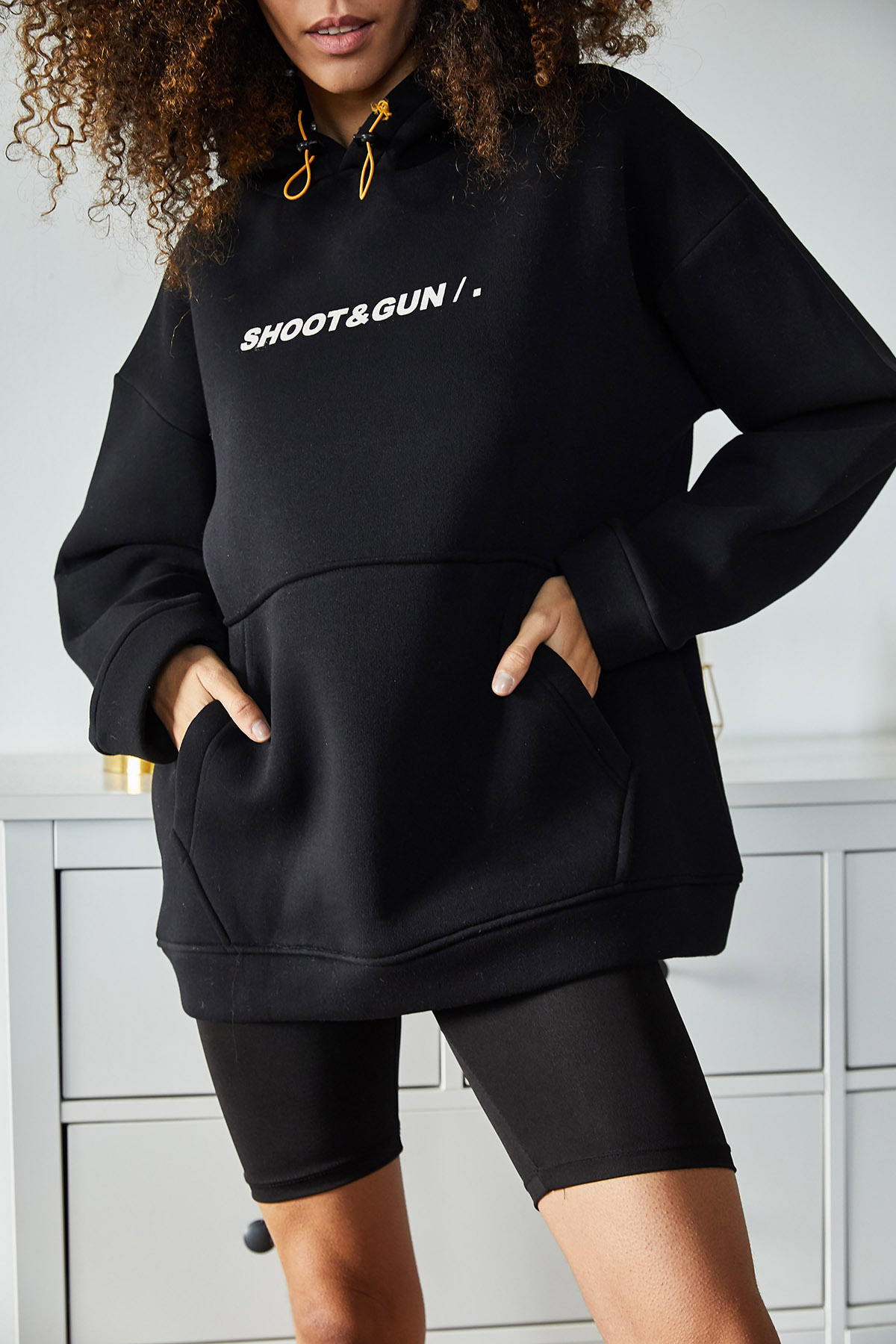 Siyah Sırtı Baskılı Kapüşonlu Polarlı Kışlık Oversize Sweatshirt 1KXK8-44540-02 - 6