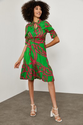 Yeşil Desenli Yakası Bağlamalı Elbise 1YXK6-45130-08 - 3